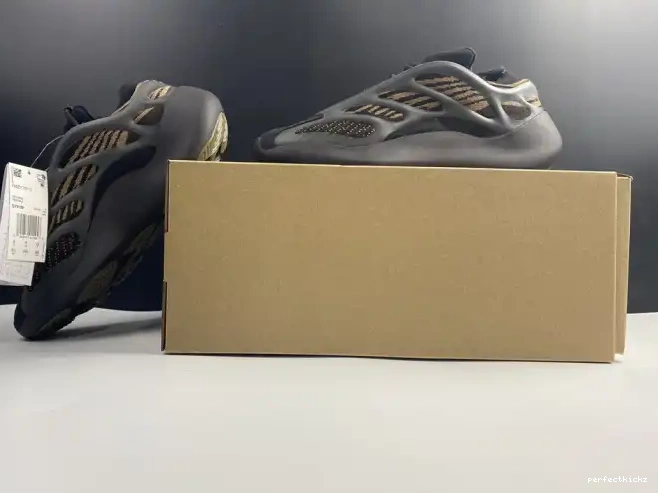 ADIDAS 700 GY0189 YEEZY V3 0604